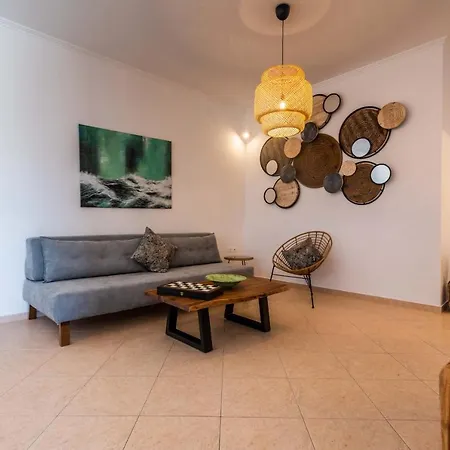 Milos Del Sol 아파트